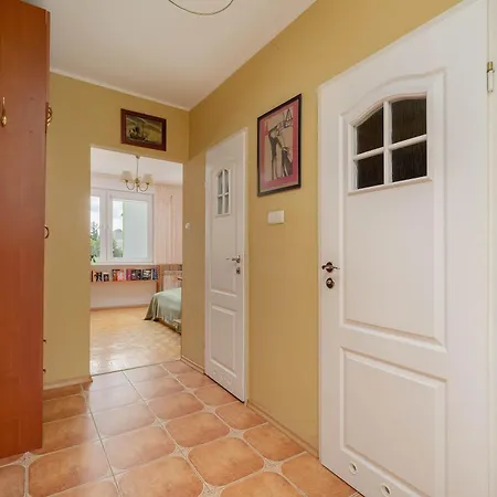 Czarnieckiego Atmospheric In By Renters *