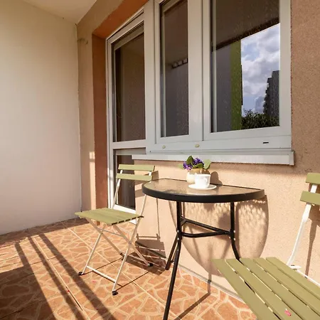 Apartamento Czarnieckiego Atmospheric In By Renters